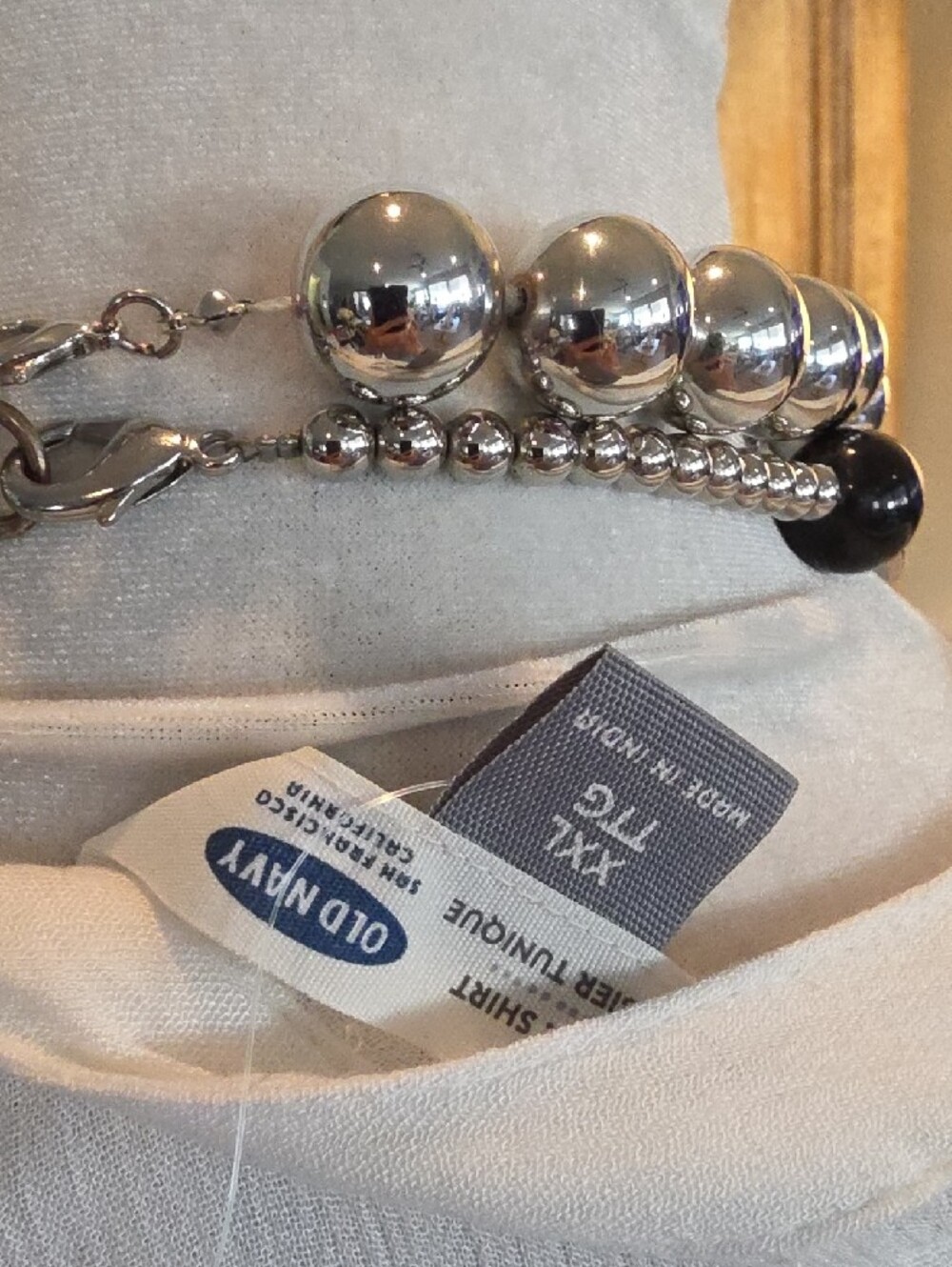 Old Navy White Button-Front V-Neck Long-Sleeve Tunic - Picture 5 of 11